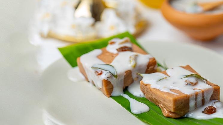 Miếng bánh chuối nướng nước cốt dừa vàng đẹp, béo ngậy và thơm lừng, bổ dưỡng