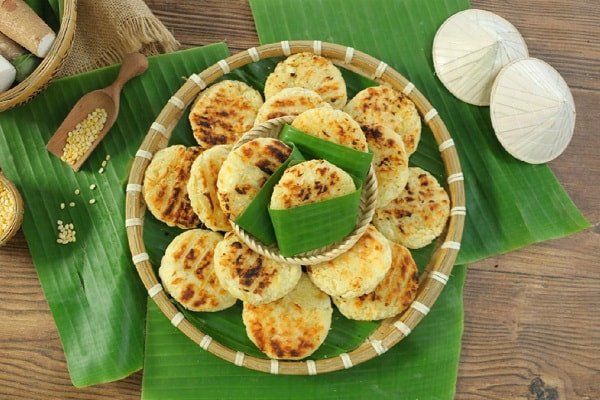 Món bánh khoai mì nướng than truyền thống