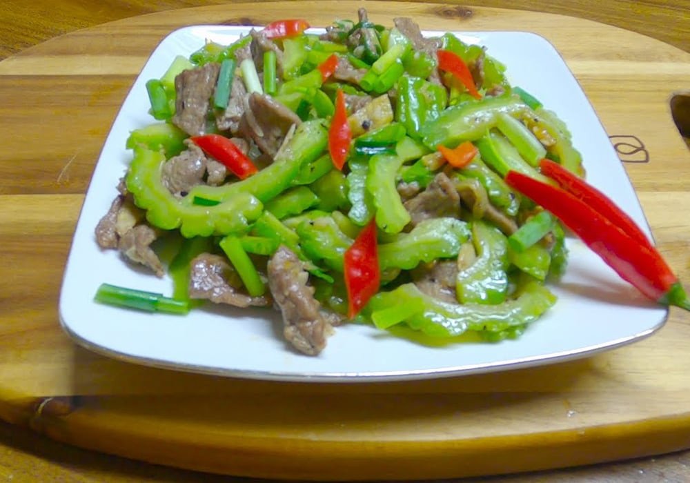 Món bò xào khổ qua tươi ngon, màu sắc hấp dẫn