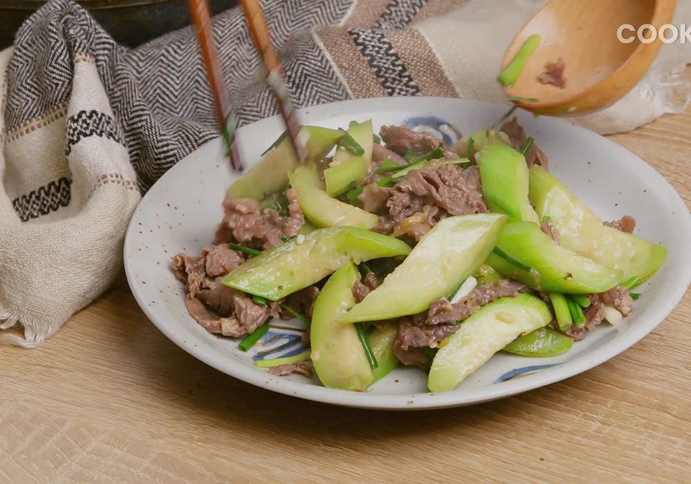 Món bò xào mướp hương thanh mát, đậm vị