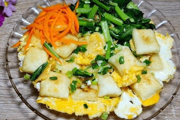 Món bột chiên trứng bằng cơm nguội