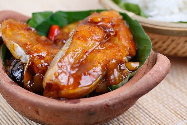 Món cá hú kho tộ vàng ươm, hấp dẫn, chuẩn vị nhà làm