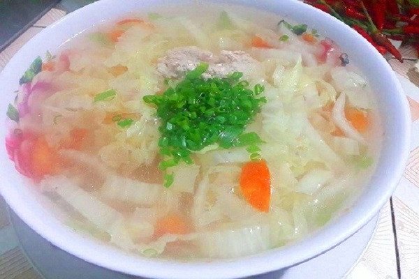 Món canh cải thảo thịt bằm nóng hổi bổ dưỡng cho bữa cơm gia đình
