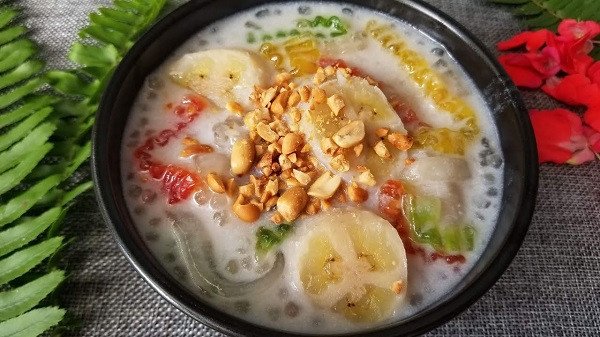 Món chè chuối bột báng thơm ngon hoàn thành