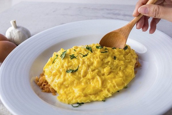 Món cơm chiên trứng kiểu Nhật Bản omurice đẹp mắt
