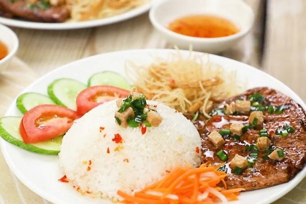Món cơm tấm sườn bì chay thanh đạm, hấp dẫn cho bữa ăn gia đình
