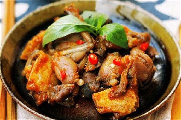 Món ếch xào sa tế cay nồng hấp dẫn cho bữa cơm gia đình