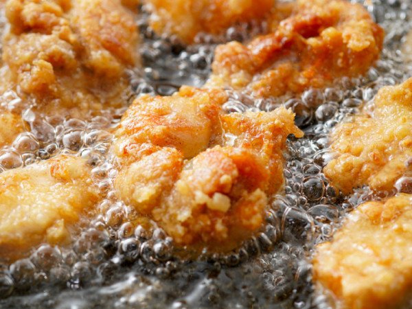 Món Gà Karaage nóng hổi, giòn rụm sẵn sàng thưởng thức