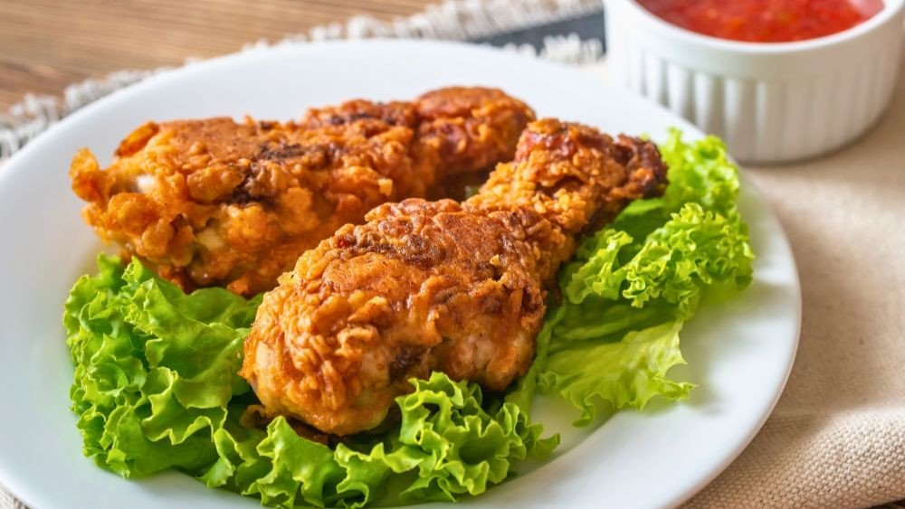 Món gà rán KFC hoàn thành giòn ngon từ nồi chiên không dầu