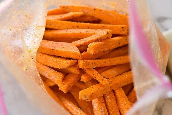 Món khoai lang chiên phô mai vàng ươm hấp dẫn