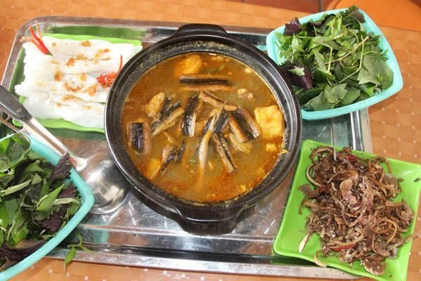 Món lẩu lươn chua cay nóng hổi đậm đà hương vị
