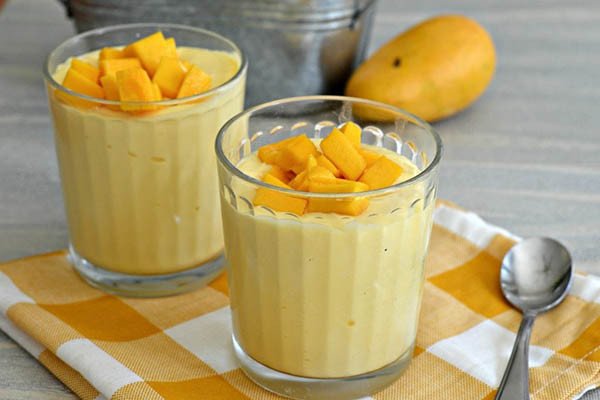 Món mousse xoài hoàn chỉnh trang trí đẹp mắt