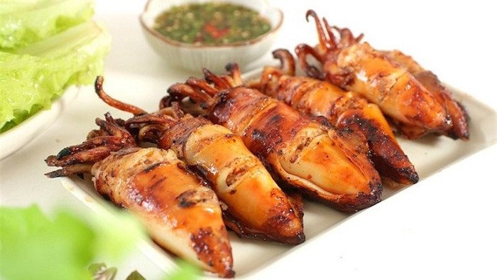 Món mực nướng muối ớt bằng nồi chiên không dầu vàng ươm hấp dẫn