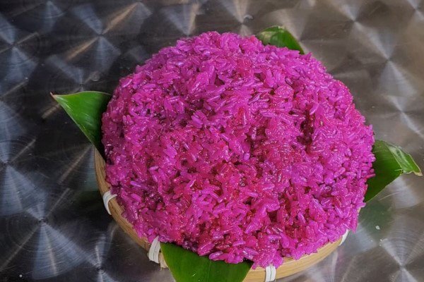 Món xôi lá cẩm tím dẻo thơm nấu bằng nồi cơm điện
