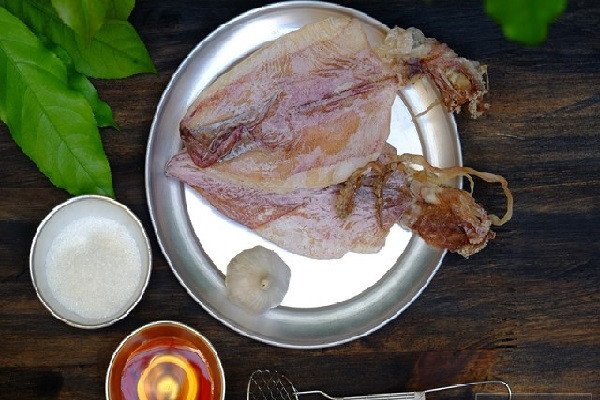 Mực khô ngon được chọn lựa kỹ lưỡng để chế biến món mực khô chiên nước mắm