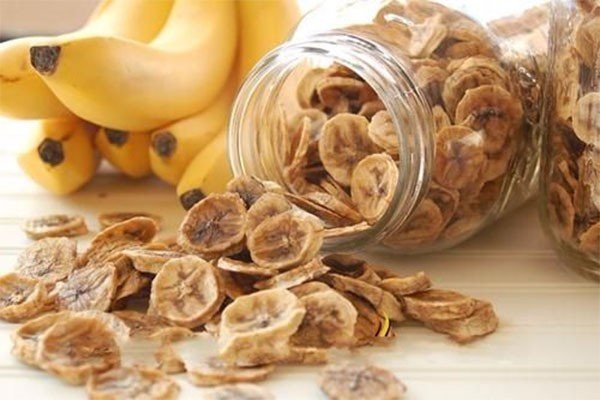 Mứt chuối khô giòn rụm kích thích vị giác