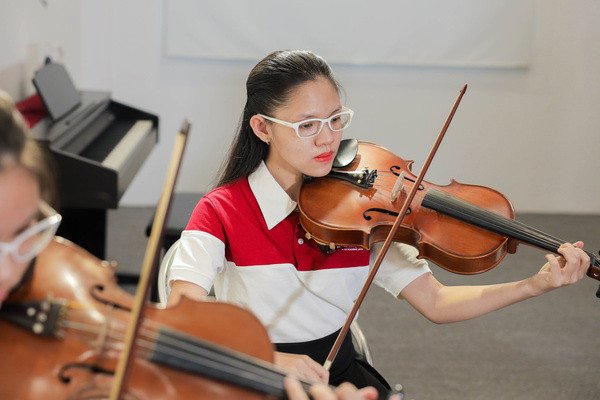 Nâng cao sự tự tin và kỹ năng giao tiếp xã hội khi biểu diễn Violin