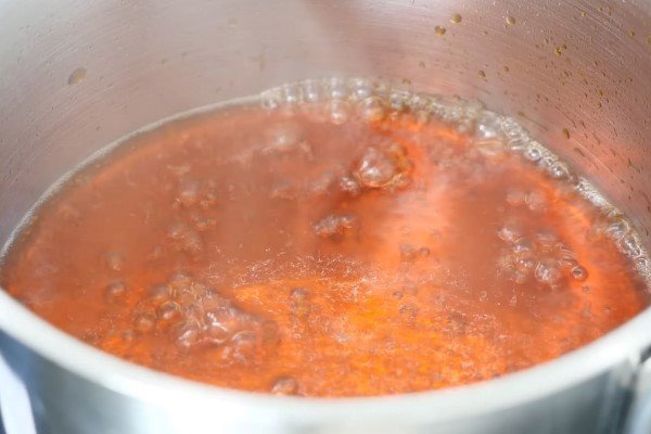 Nấu nước mắm chay sánh quyện, cân bằng hương vị cho món cơm tấm