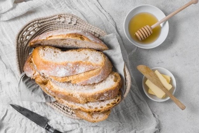 Bánh Mì Nướng Mật Ong Bằng Nồi Chiên Không Dầu Thơm Ngon Đậm Vị Nguyên liệu chính cho món bánh mì ổ nướng mật ong