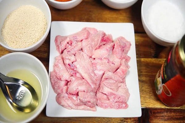 Nguyên liệu chuẩn bị cho món nầm lợn nướng
