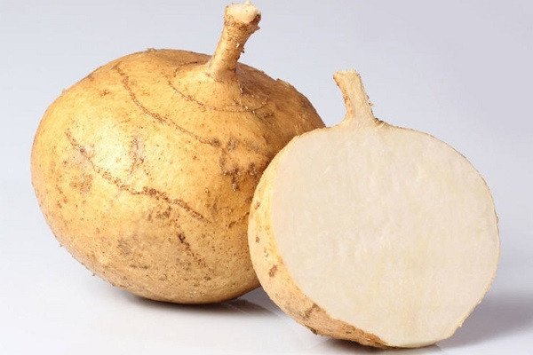 Nguyên liệu củ sắn và rau củ chuẩn bị cho nhân bánh cam mặn miền Tây