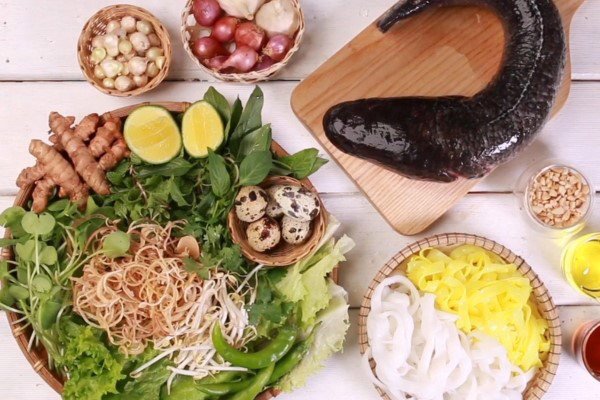 Nguyên liệu đầy đủ làm mì Quảng cá lóc chuẩn vị tại nhà