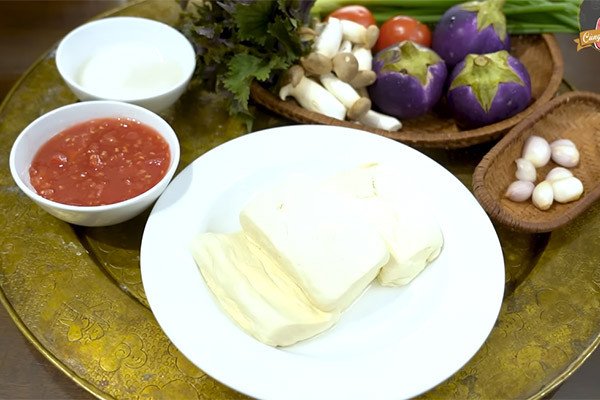 Nguyên liệu đơn giản để nấu canh cà tím đậu chay