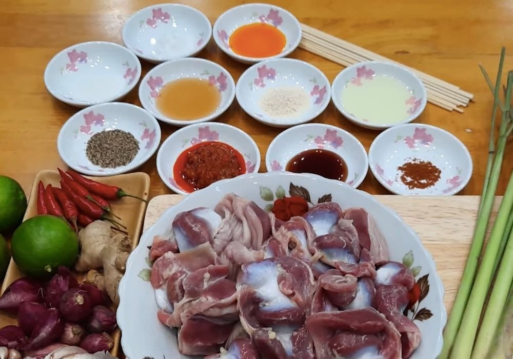 Nguyên liệu làm mỡ gà nướng sa tế sả ớt
