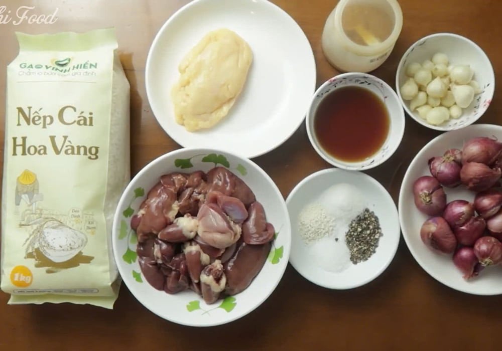 Xôi Lòng Gà Chuẩn Vị Gia Đình, Dễ Làm Tại Nhà Nguyên liệu tươi ngon làm xôi lòng gà chuẩn vị, gồm gạo nếp và lòng gà