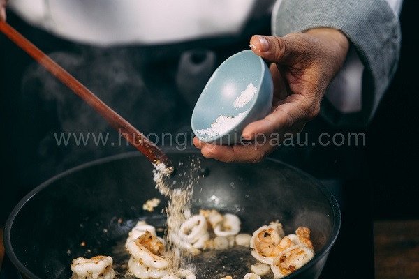 nhân Pizza hải sản tôm mực sò điệp tươi ngon