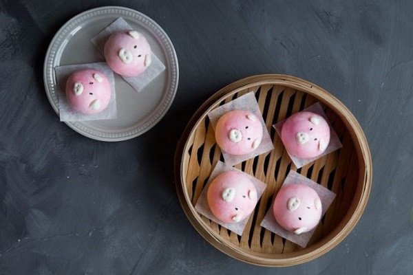 Những chiếc bánh bao sữa hấp nóng hổi, trắng xốp, sẵn sàng thưởng thức
