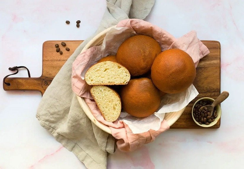 Những chiếc bánh Papparoti đang nướng trong nồi chiên không dầu, sắp hoàn thành