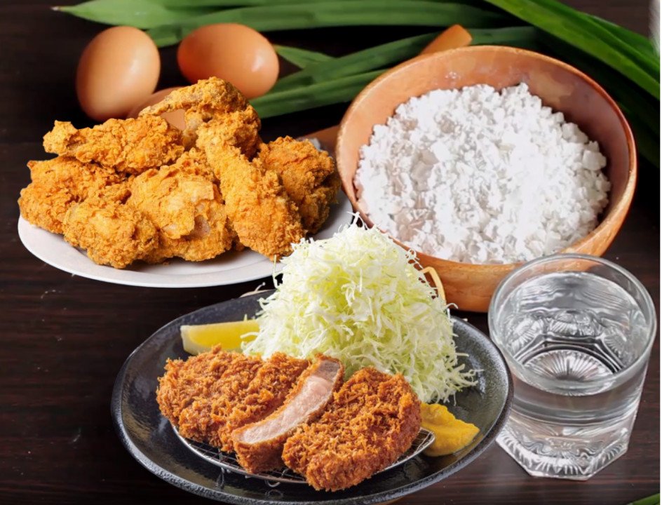 Những con tôm chiên giòn tan phủ bột mỏng chuẩn bị được thưởng thức