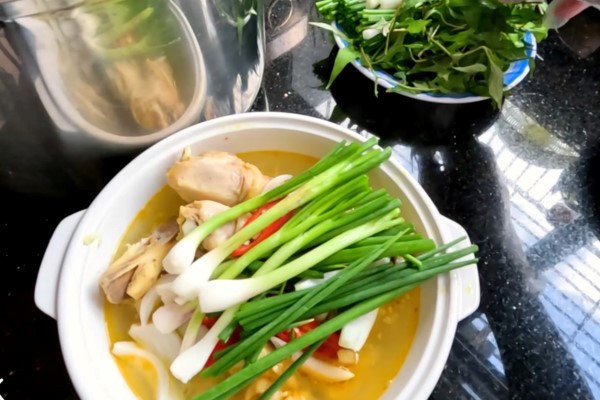 Nồi gà hấp hèm thơm ngon