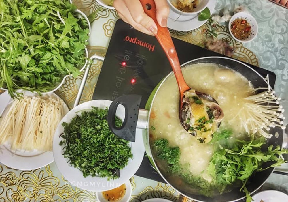 Nồi lẩu cháo gà thơm lừng, bổ dưỡng