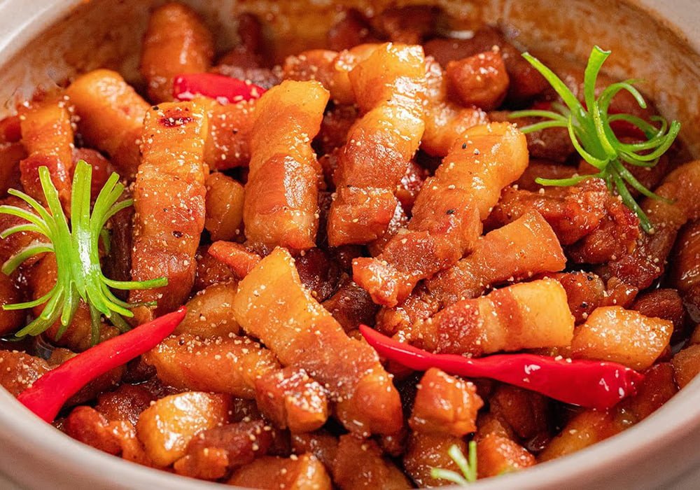 Nồi thịt ba chỉ kho tiêu đậm đà, thơm lừng
