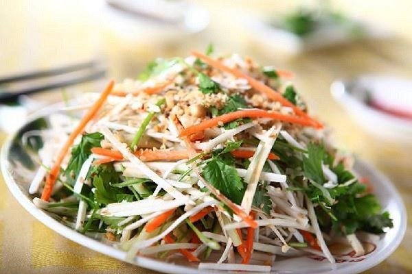 Nộm Thập Cẩm Chay: Công Thức Nấu Chuẩn Vị Đậm Đà Nộm thập cẩm chay đầy màu sắc trên đĩa