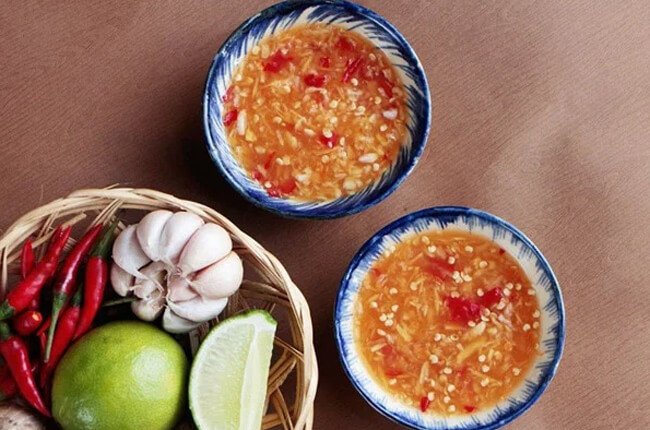 Nước chấm chua ngọt truyền thống cho món chiên giòn