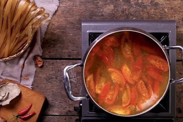 Nước dùng bánh đa cua thơm ngon