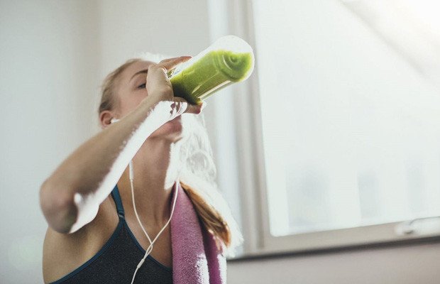 Nước ép cần tây kết hợp vận động giúp giảm cân hiệu quả