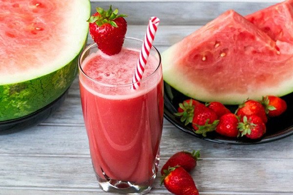 Nước ép dưa hấu dâu tây tươi mát