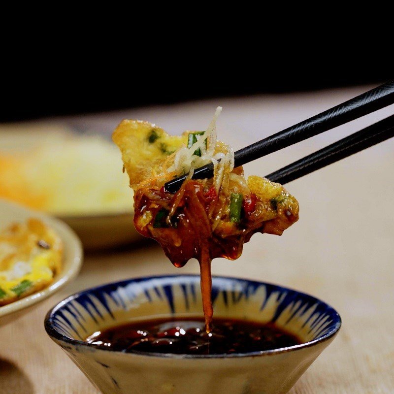 Nước tương tỏi ớt đơn giản ăn kèm đậu hũ chiên