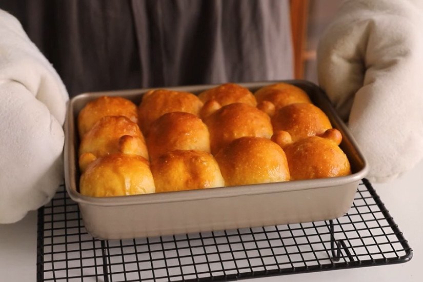 Nướng bánh mì Hokkaido bằng nồi chiên không dầu