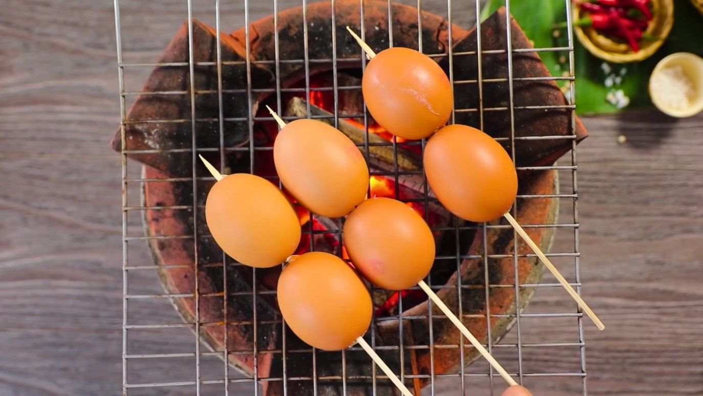 Nướng trứng gà bằng nồi chiên không dầu tiện lợi