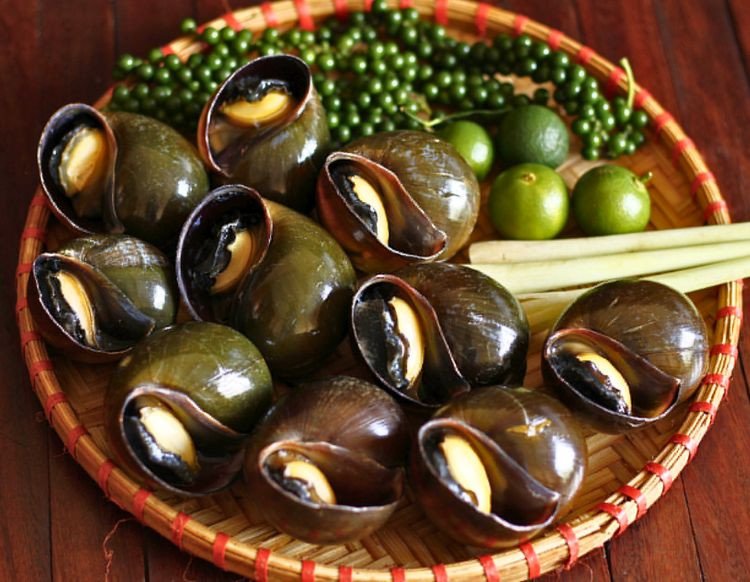 Ốc bươu nướng tiêu xanh ngon hấp dẫn