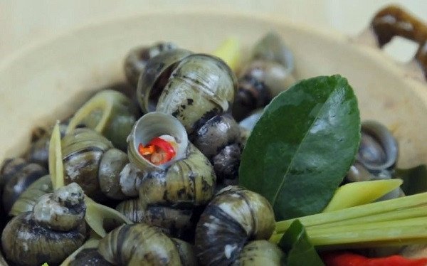 Ốc gạo xào dừa béo ngậy với nước cốt dừa và sả