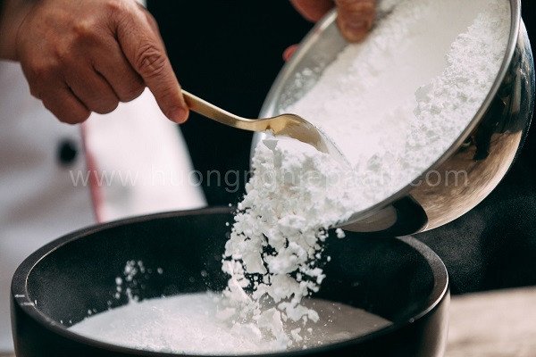 Phân biệt bột mì và bột năng cho các món ăn