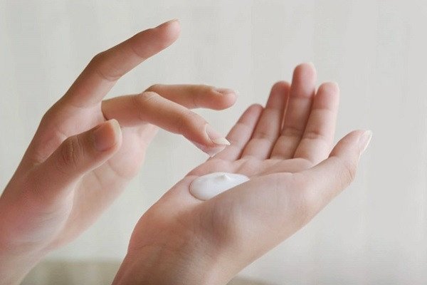 phục hồi da tổn thương sau khi nặn mụn hiệu quả