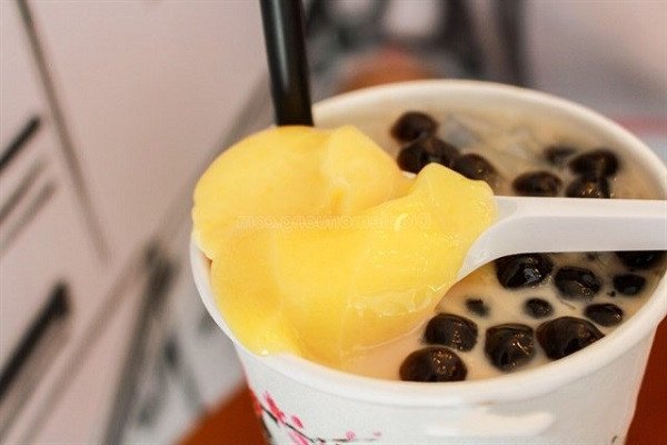 Pudding trứng trà sữa hoàn thành thơm ngon