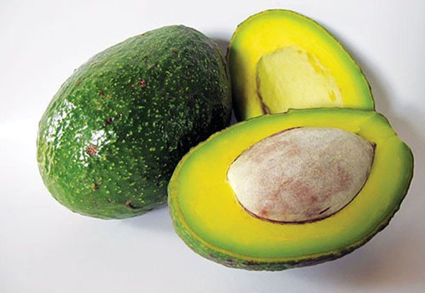 Quả bơ tươi và sinh tố bơ
